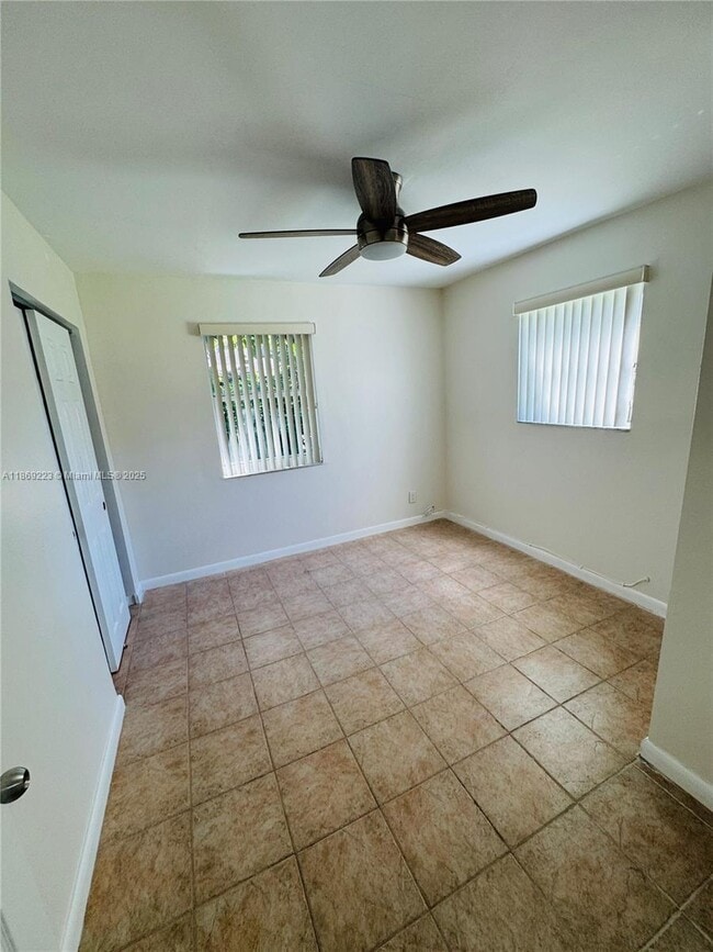 Building Photo - 3 bedroom in Hollywood FL 33021