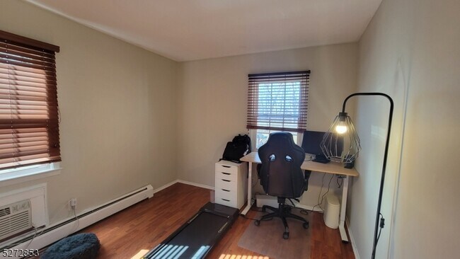 Building Photo - 309 Pitney Pl