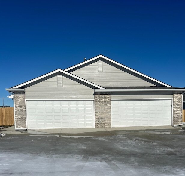 Primary Photo - 12954 E Blake St