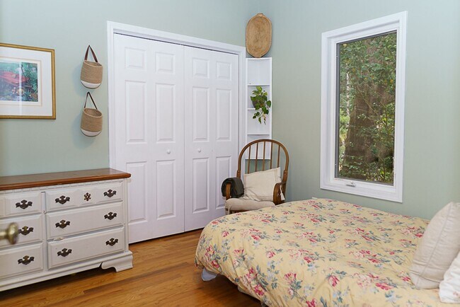 Building Photo - Amazing sunsets at this waterfront home