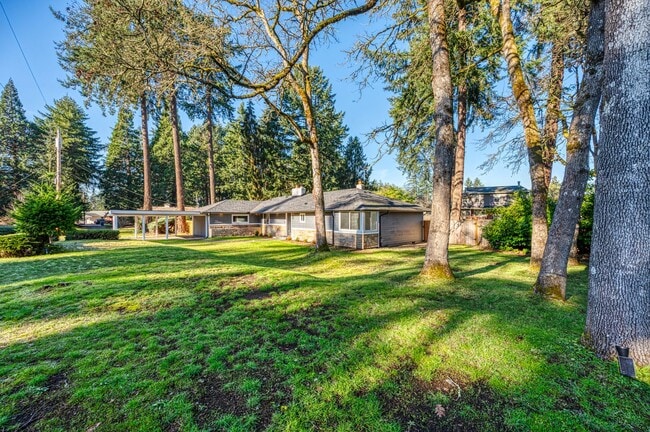 Building Photo - Lakewood Rambler 3 bedroom + Bonus