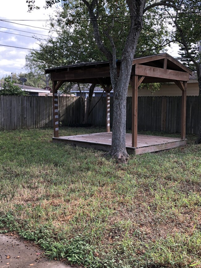 Building Photo - RENTAL LISTING!