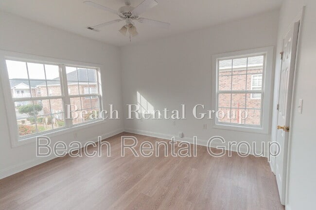 Building Photo - 2029 Silvercrest Dr