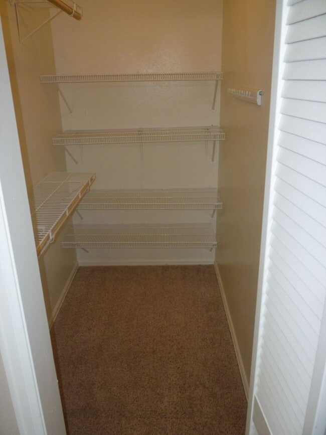 Building Photo - Parker Home in The Pinery!!