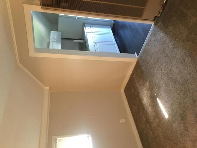 Building Photo - 952 Emerson Ave