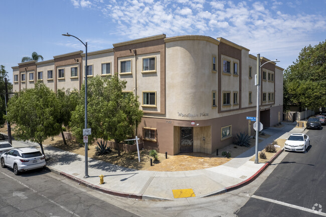 Primary Photo - Woodman Plaza