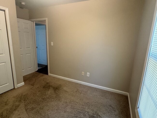 Building Photo - 3 Bedroom, 1 Bathroom Apartment in Thomasville