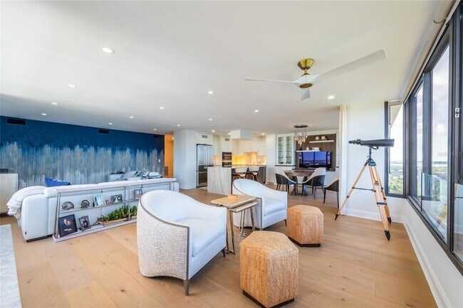 Building Photo - 770 S Palm Ave