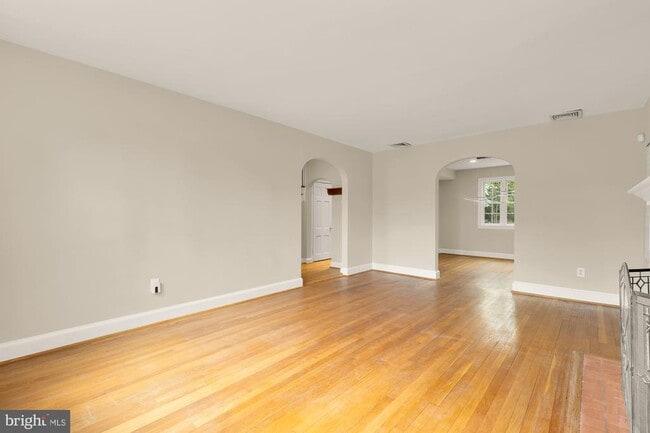 Building Photo - 4809 Wellington Dr