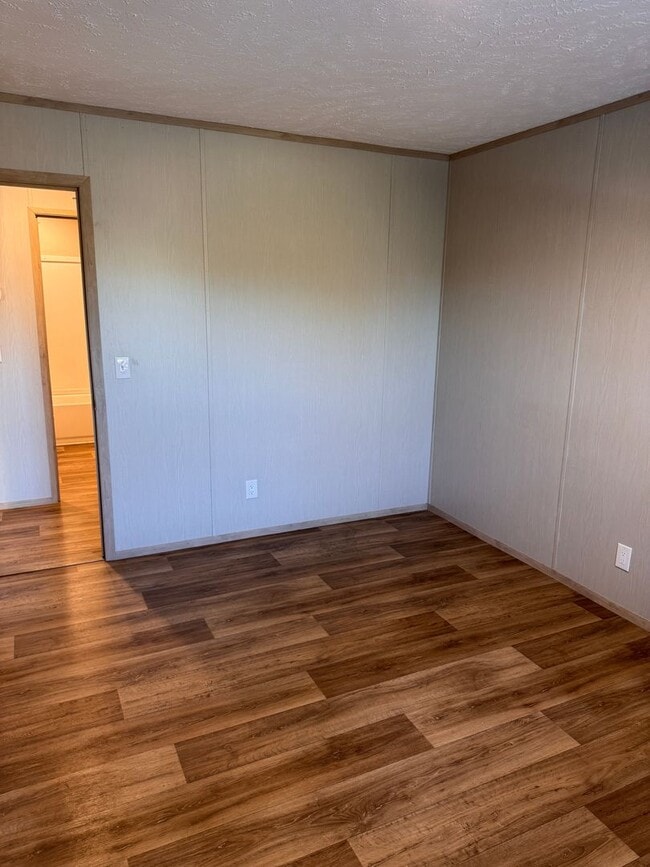 Building Photo - 3 Bedroom || 2 Bathroom in Concord