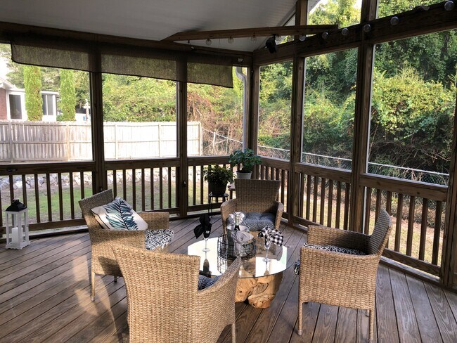 Building Photo - 1343 Chadwick Shores Dr