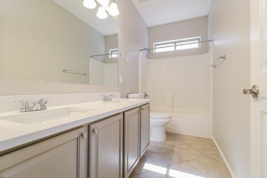 Building Photo - 5405 S 55th Ave