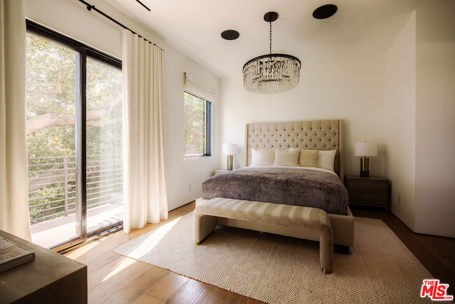 Building Photo - 13331 Mulholland Dr