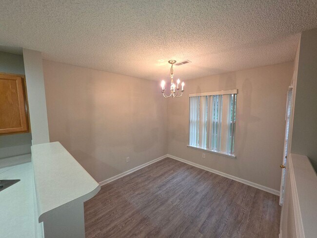 Building Photo - 9933 Birch Knoll Ct