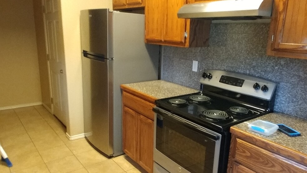 New stainless appliances. - 422 Stone Drive