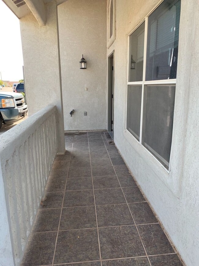 Building Photo - Exceptional 2-Story Eastside Home!