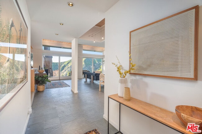 Building Photo - 16798 Charmel Ln