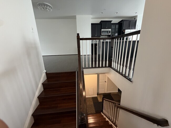 Building Photo - 6517 Newton Dr