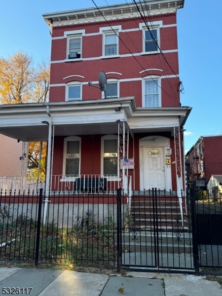 Primary Photo - 212 N 7th St