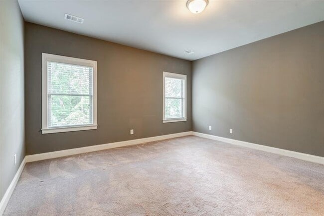Building Photo - 1317 Winfair Ln NE