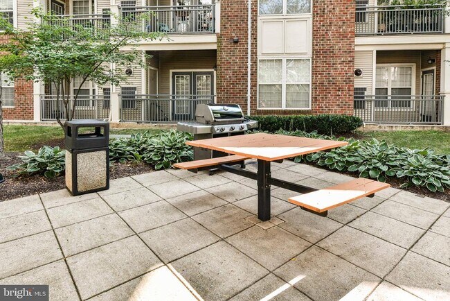 Building Photo - 3021 Nicosh Cir