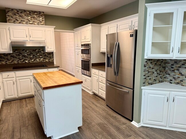 Building Photo - 13414 Rockhampton St