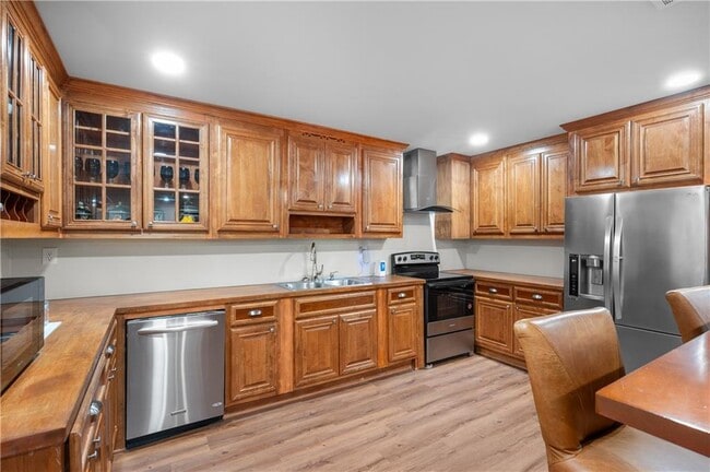 Building Photo - 460 Peyton Rd SW