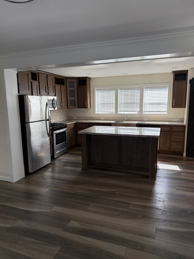 Building Photo - 305 W Uwchlan Ave