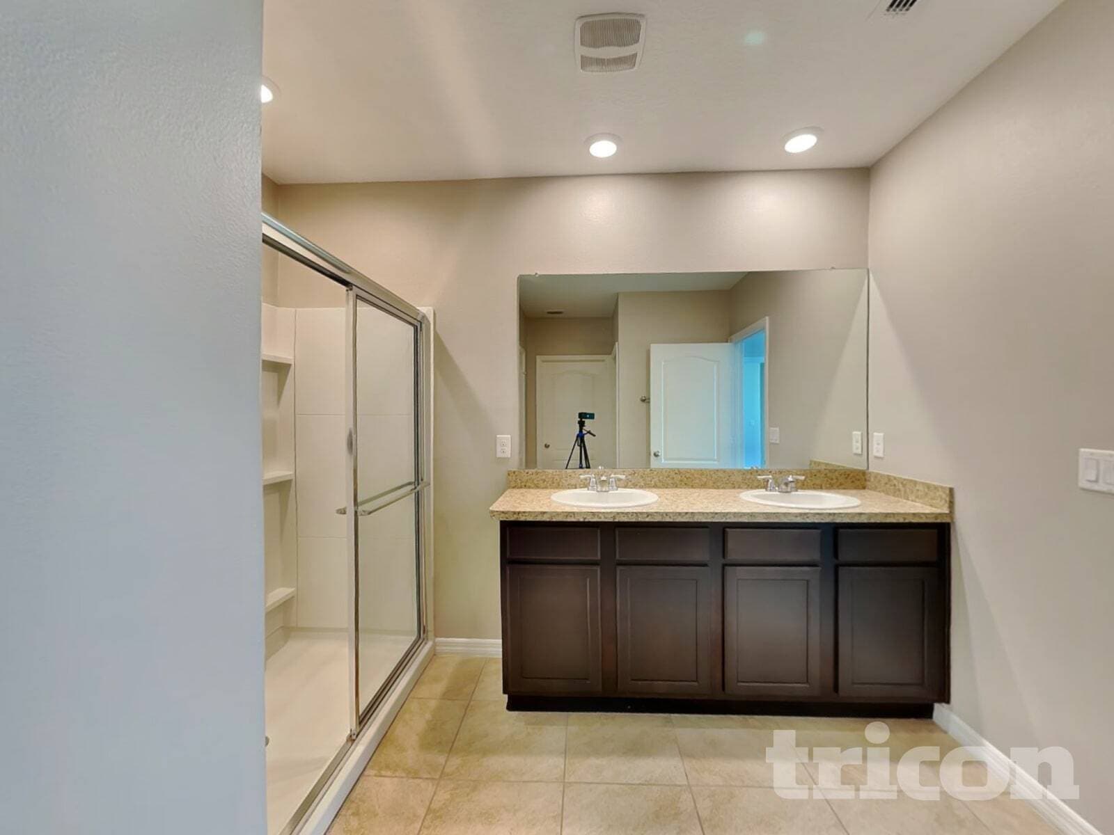 Building Photo - 935 Summer Glen Dr