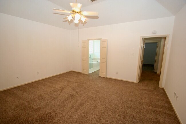 Building Photo - 6706 Prairie Dunes Dr