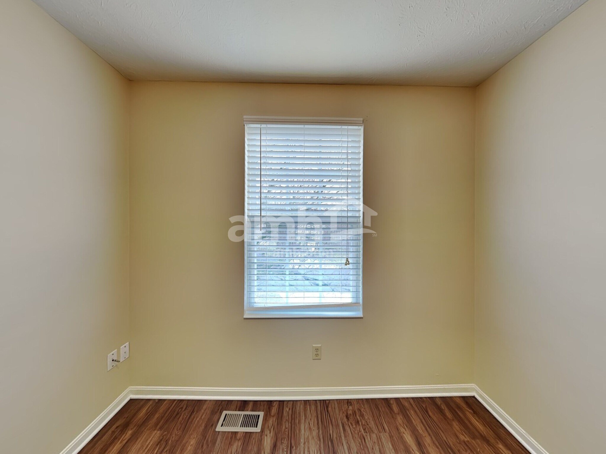 Building Photo - 51 Clearview Ln