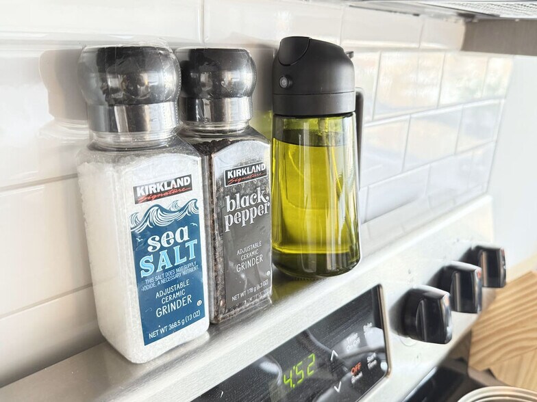 Building Photo - 501 N Perth St