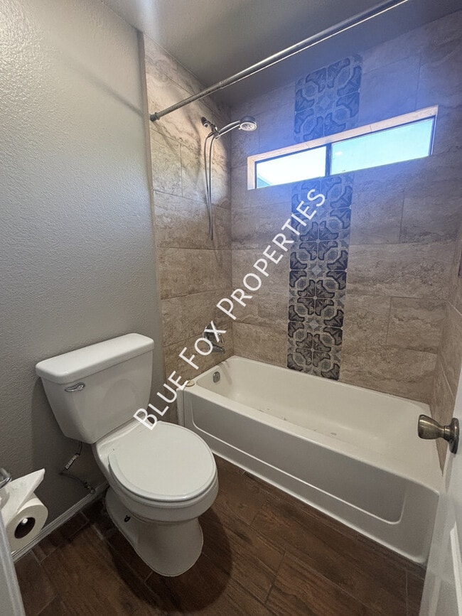 Building Photo - 9825 N Camino Vado