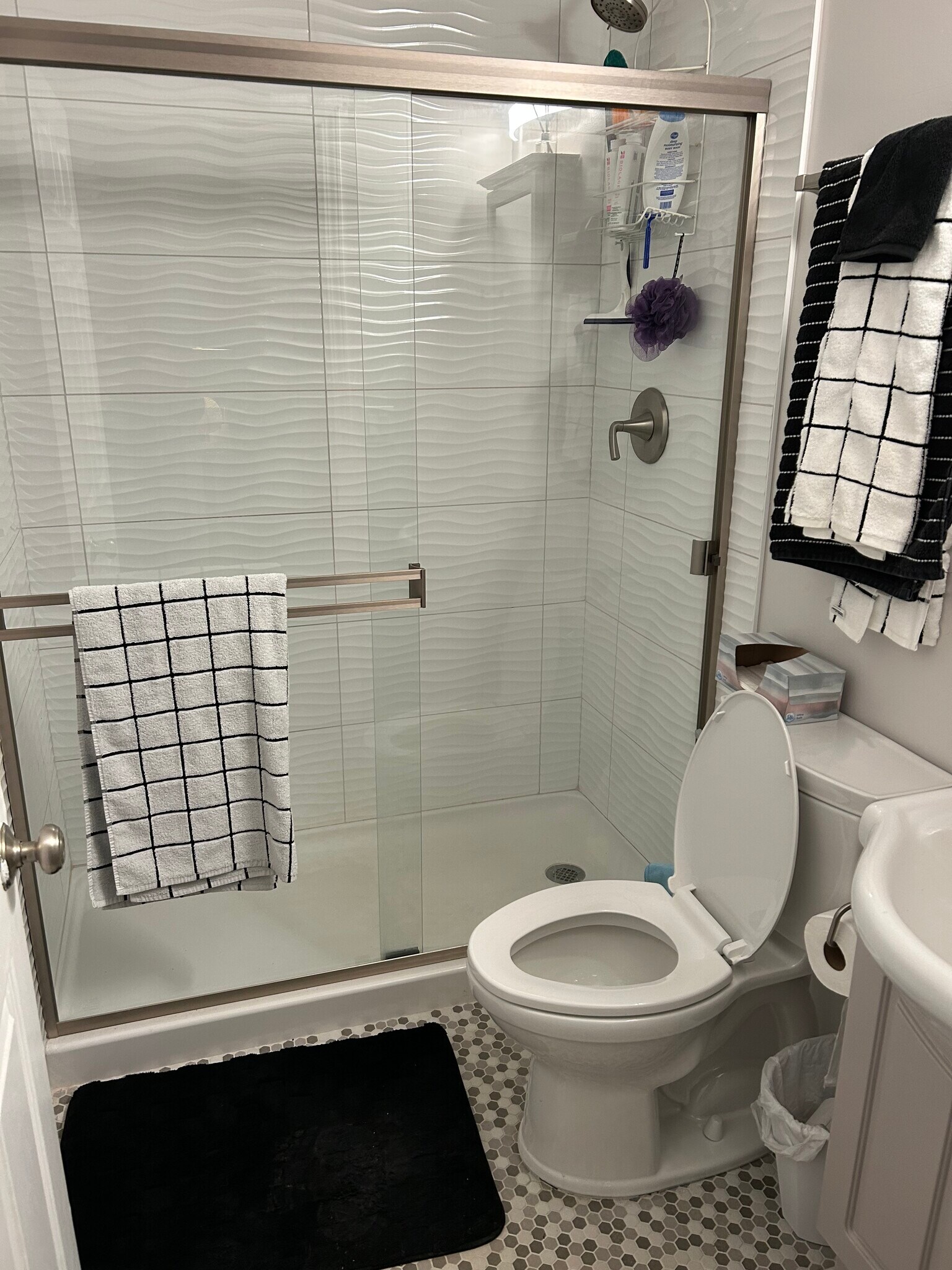 Building Photo - 2092 Hilltop View Rd