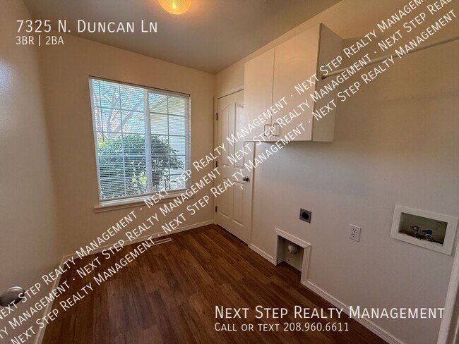 Building Photo - 7325 N Duncan Ln