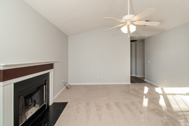 Building Photo - 5 Arthurdale Ct