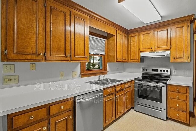 Building Photo - 4904 Kinross Ct