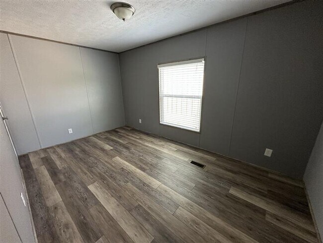 Building Photo - 13807 County Rd 220