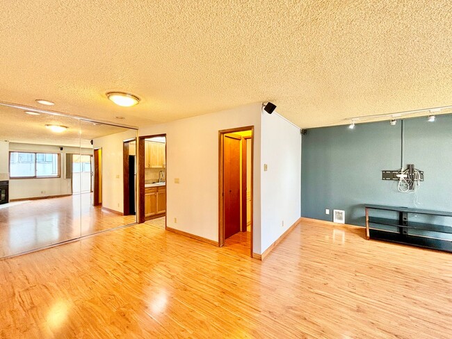 Building Photo - Spacious 2-Story Condo in Crossroads Commu...