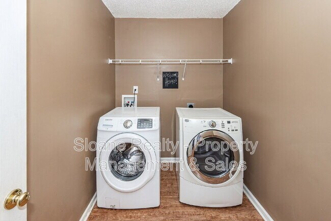 Building Photo - 1118 Deerberry Rd