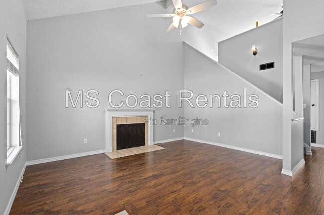 Building Photo - 12206 Breezeway Cir
