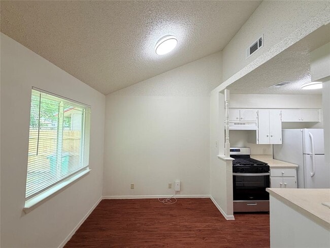 Building Photo - 5206 Village Trail