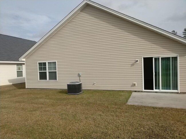 Building Photo - 12 Millie Ln