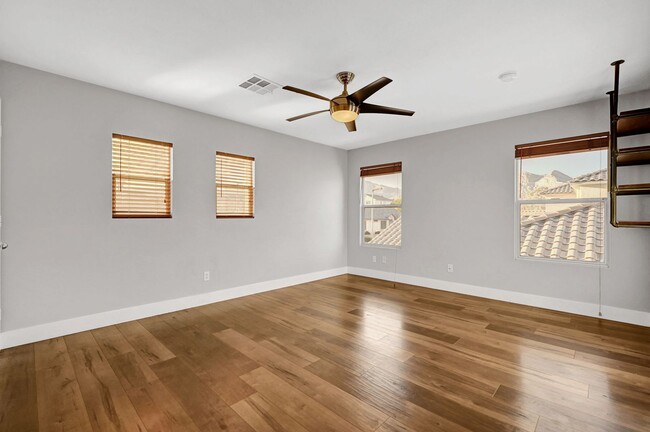 Building Photo - Remodeled Three Bedroom in Summerlin! No carpet!