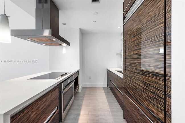 Building Photo - 1100 Biscayne Blvd