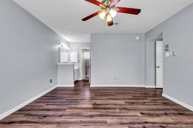 Building Photo - 3407 Pecan Point Dr