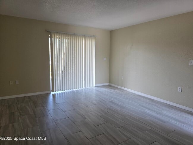 Building Photo - 102 Preston Ln