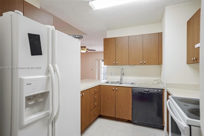 Building Photo - 11605 SW 147th Ave