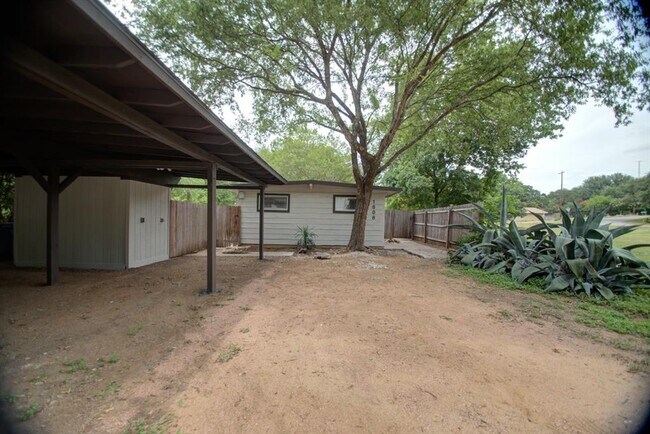 Building Photo - 1608 Boyd Ln