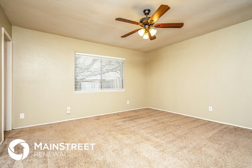 Building Photo - 329 Rockcrest Dr
